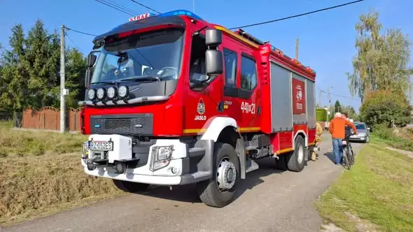 Quad OSP Dębowiec pomógł w ewakuacji rannego z lasu