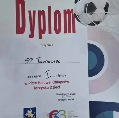 SP Tarnowiec triumfuje w gminnych igrzyskach halowej piłki nożnej