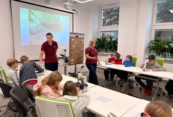 Uczniowie z klas Va i Vb odkrywali naukę w Generatorze Nauki GEN w Jaśle