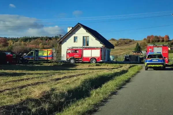 Interwencja służb w Bieździedzy – pomoc ZRM i zabezpieczenie miejsca zdarzenia