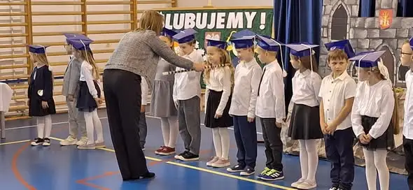 Pierwszoklasiści złożyli ślubowanie – pasowanie na ucznia w naszej szkole